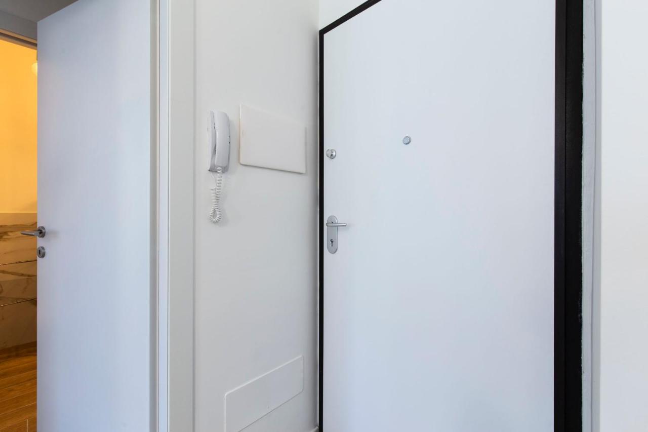 Noto 10 Apartment Милано Екстериор снимка