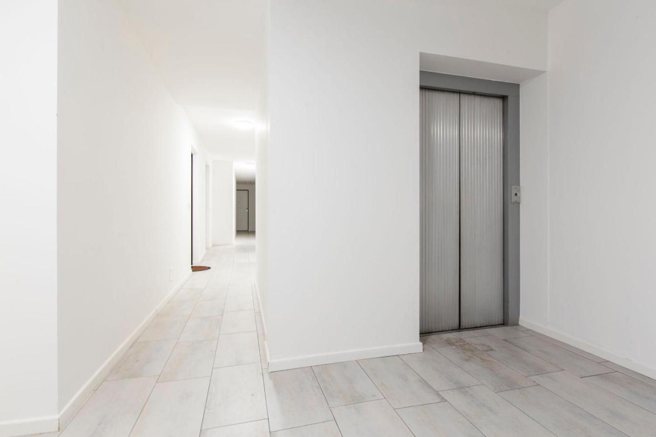 Noto 10 Apartment Милано Екстериор снимка